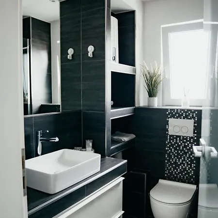 Apartment E&s